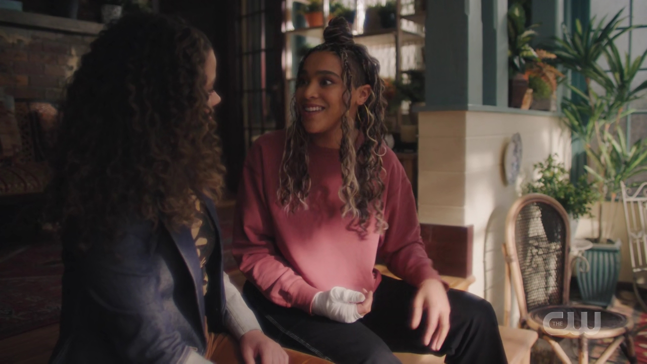 charmed-online-dot-nl_Charmed4x08Unveiled0805.jpg