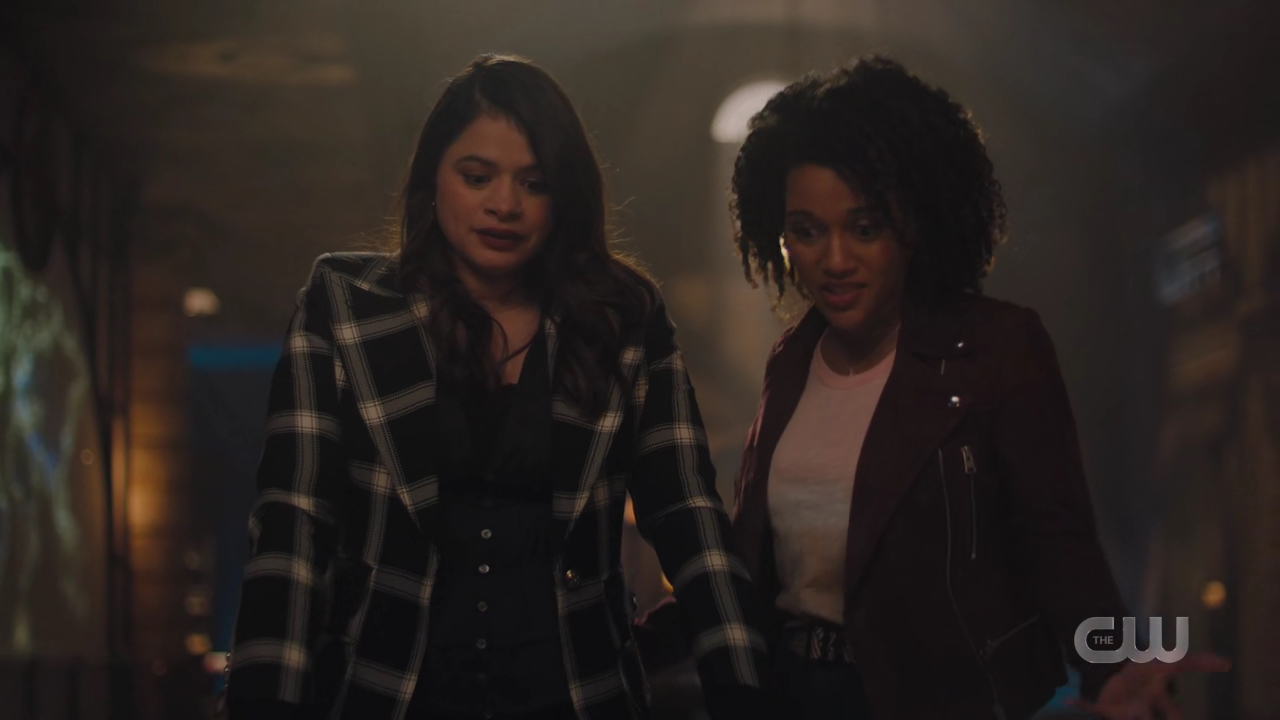 charmed-online-dot-nl_Charmed4x08Unveiled0899.jpg charmed-online-dot-nl_Charmed4x08Unveiled0899.jpg