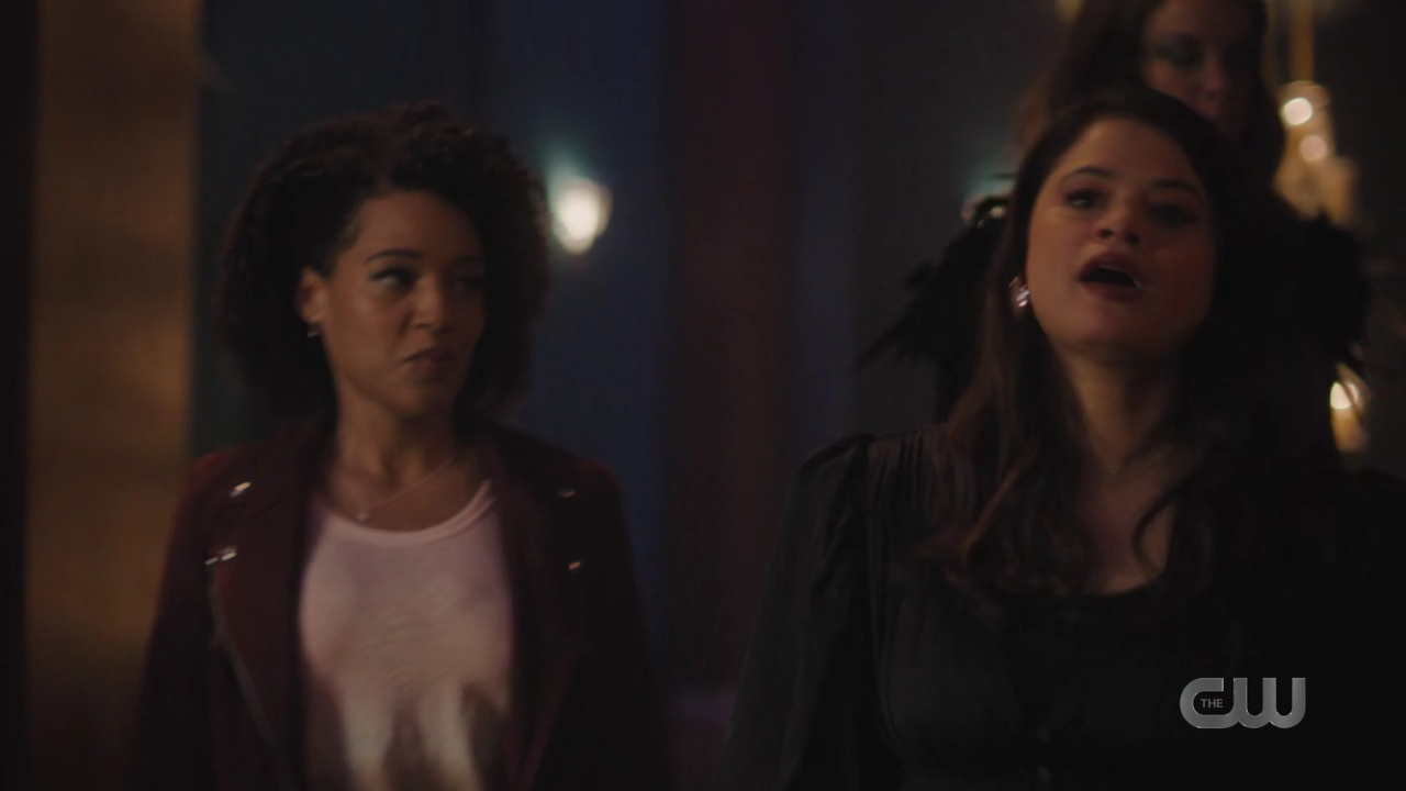 charmed-online-dot-nl_Charmed4x08Unveiled1301.jpg