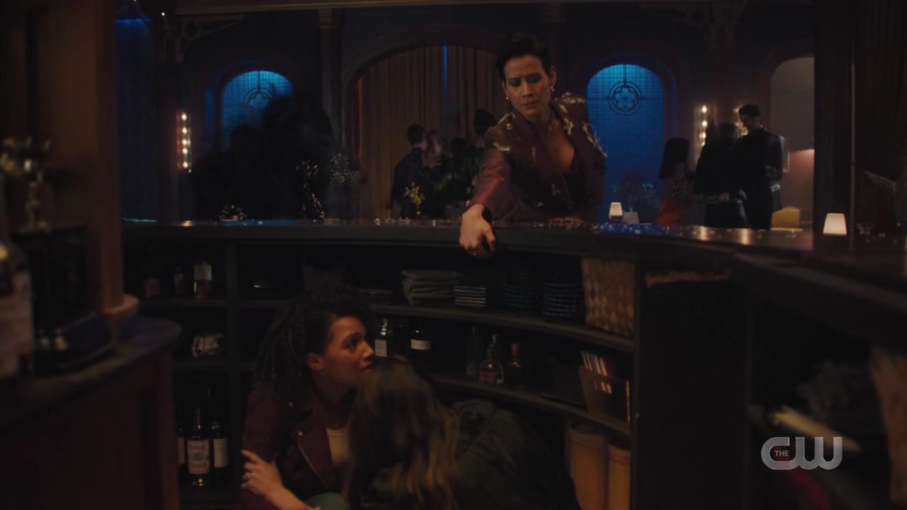 charmed-online-dot-nl_Charmed4x08Unveiled1402.jpg
