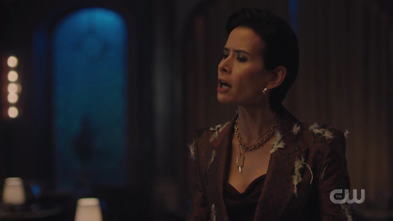 charmed-online-dot-nl_Charmed4x08Unveiled1410.jpg