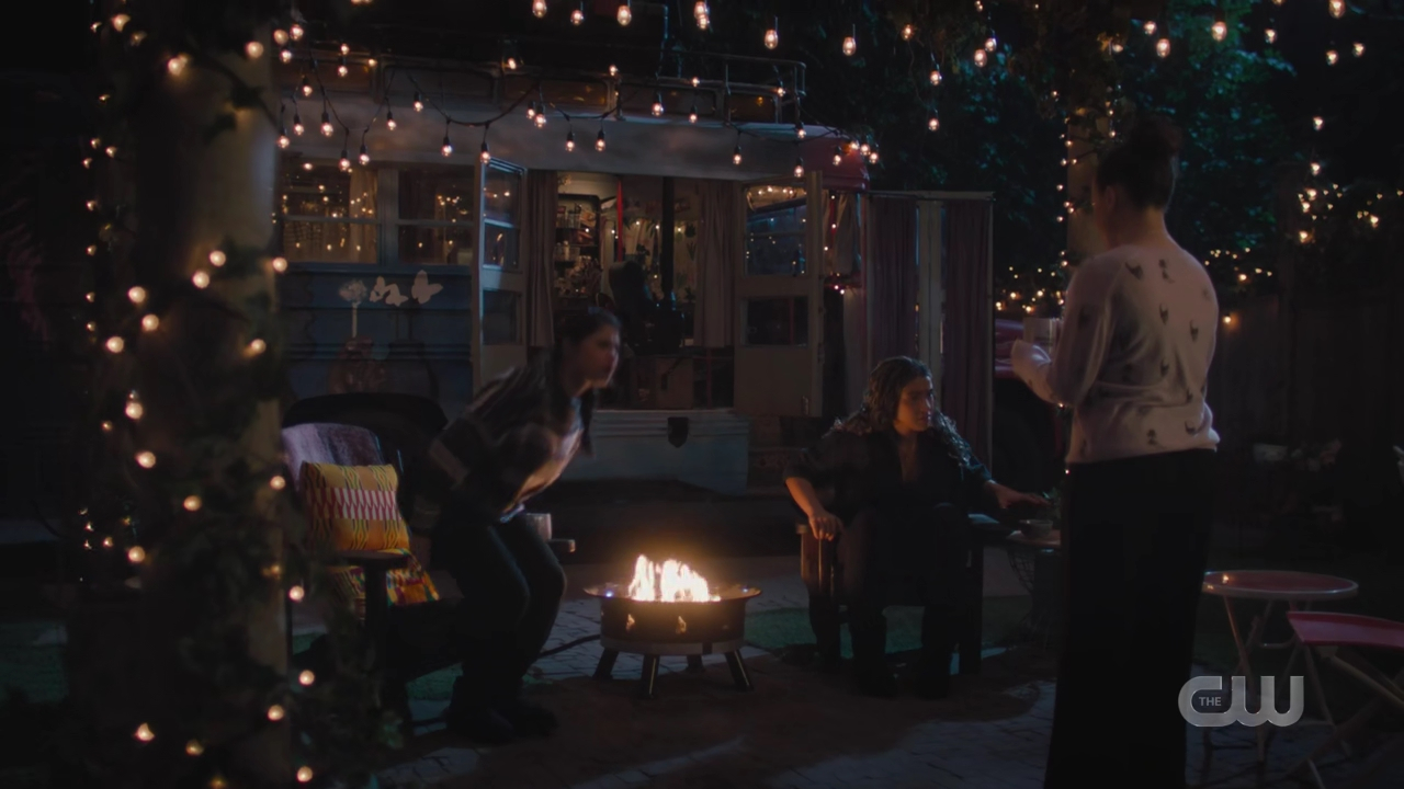 charmed-online-dot-nl_Charmed4x09TruthorCares2300.jpg