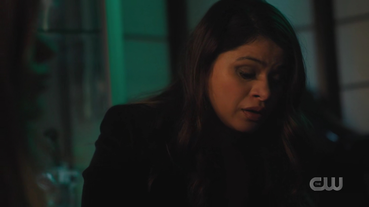 charmed-online-dot-nl_Charmed4x10HashingItOut0936.jpg