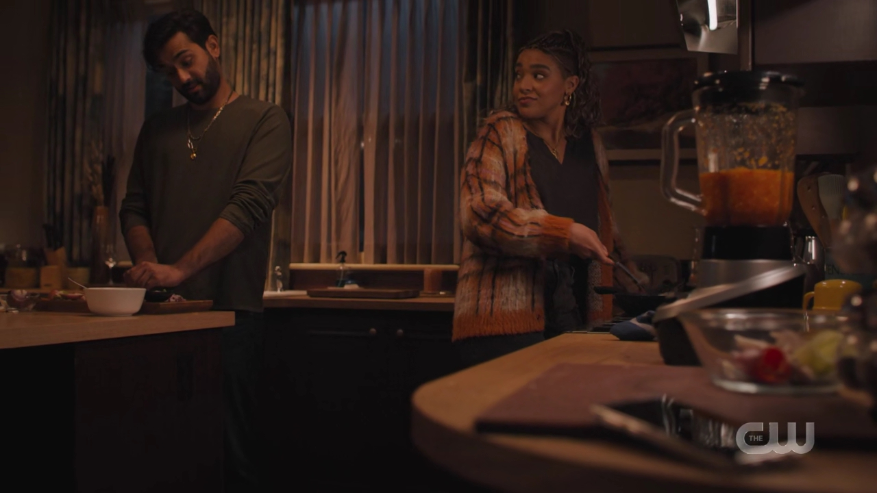 charmed-online-dot-nl_Charmed4x10HashingItOut0995.jpg charmed-online-dot-nl_Charmed4x10HashingItOut0995.jpg