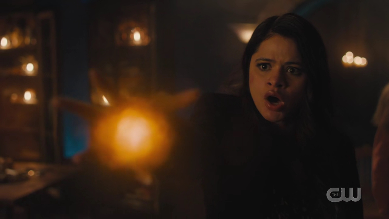 charmed-online-dot-nl_Charmed4x10HashingItOut1736.jpg