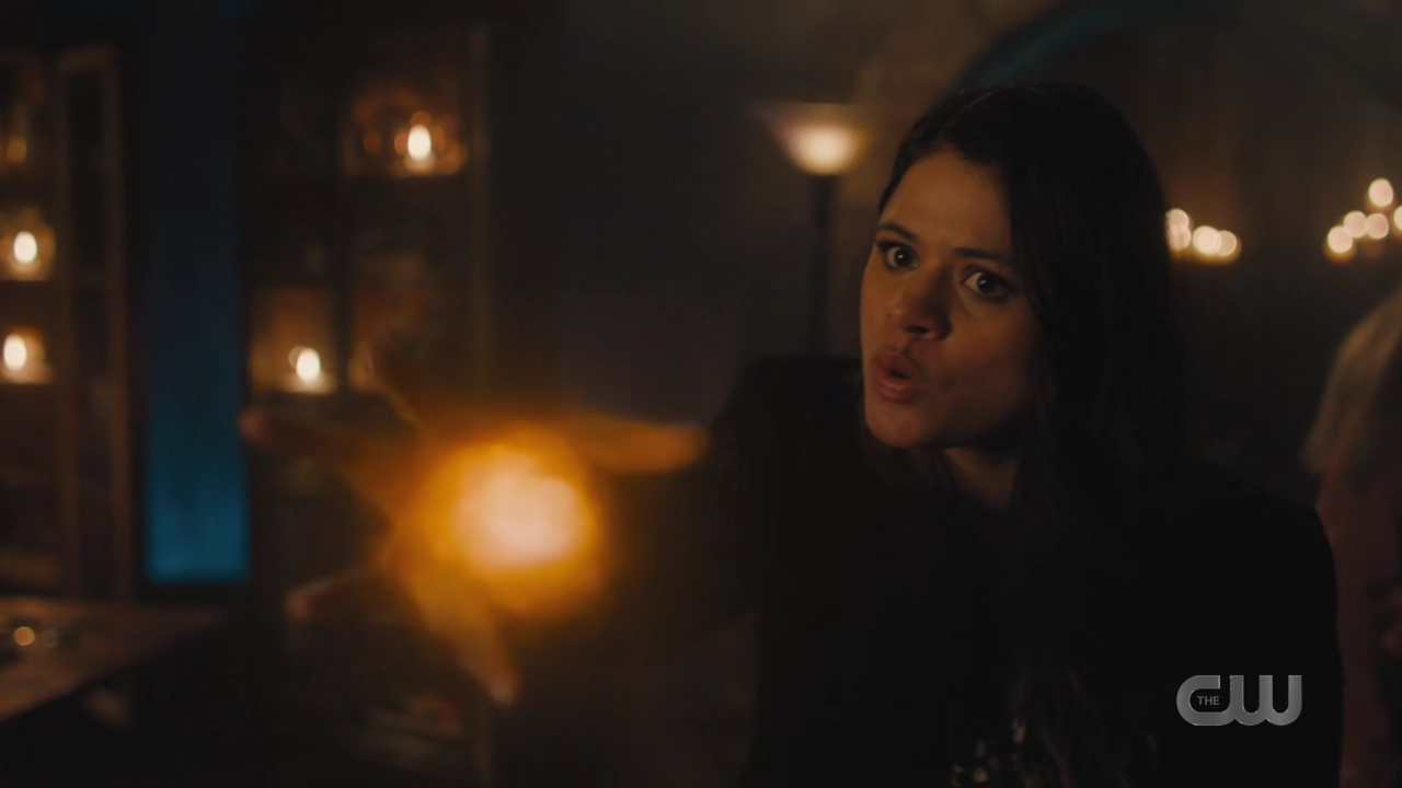charmed-online-dot-nl_Charmed4x10HashingItOut1737.jpg