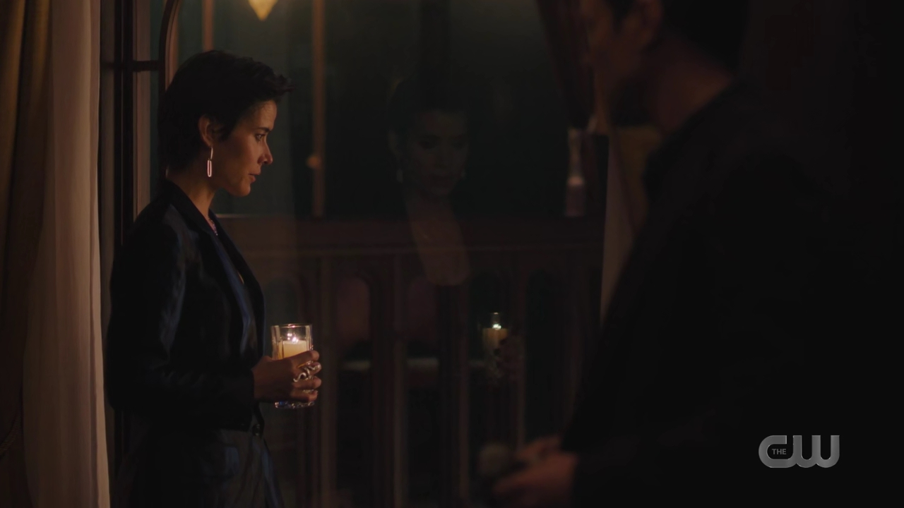 charmed-online-dot-nl_Charmed4x10HashingItOut1770.jpg