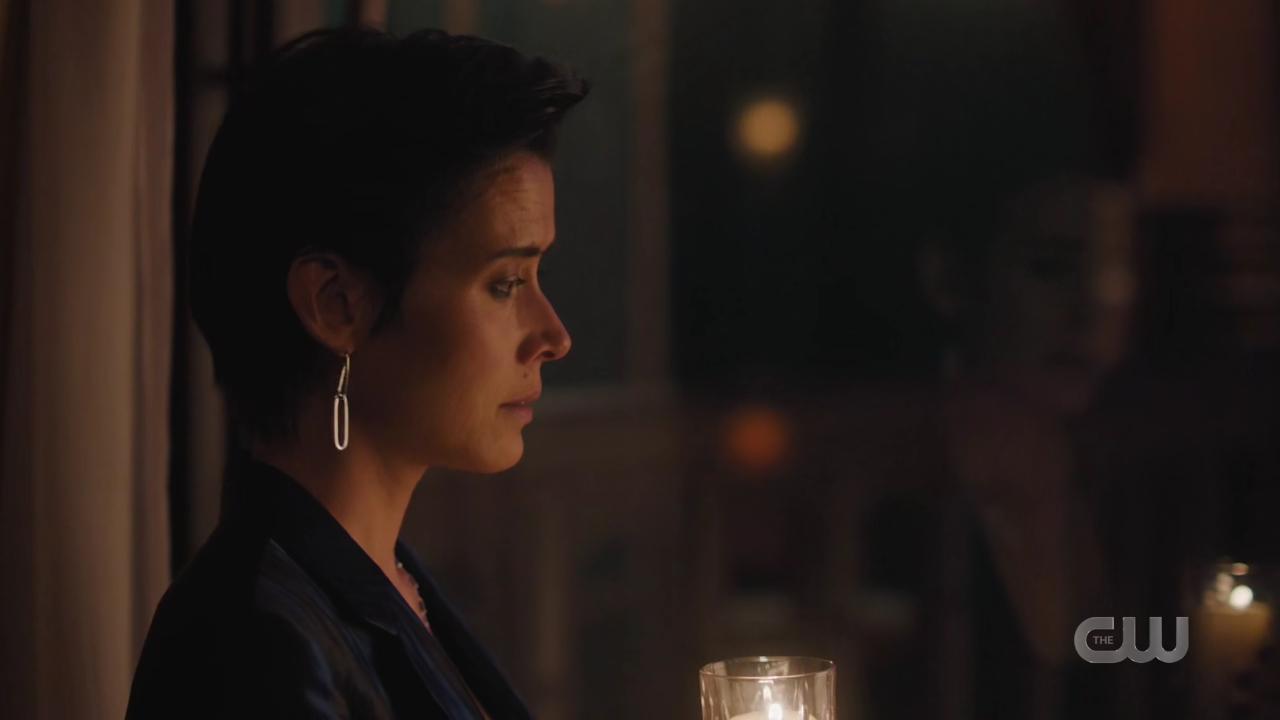 charmed-online-dot-nl_Charmed4x10HashingItOut1799.jpg