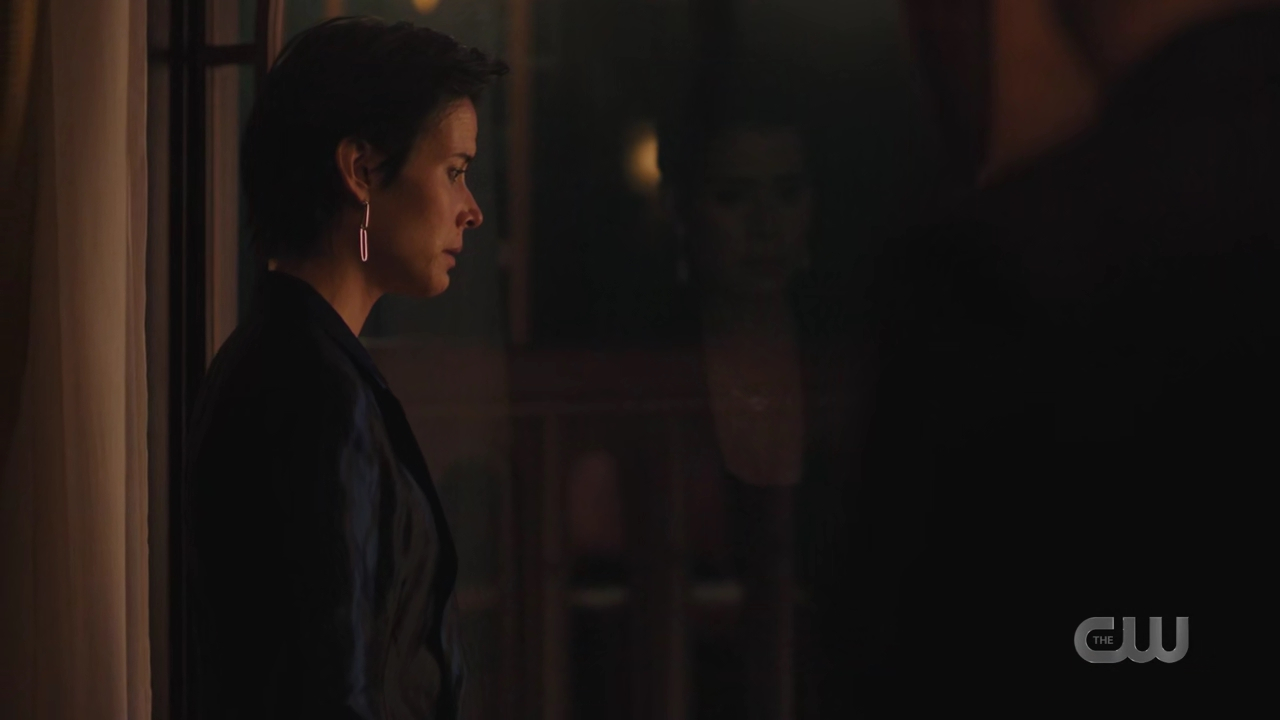 charmed-online-dot-nl_Charmed4x10HashingItOut1810.jpg