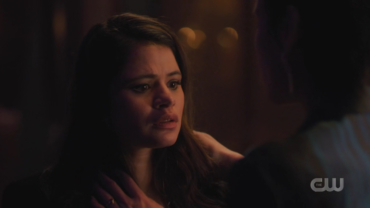 charmed-online-dot-nl_Charmed4x10HashingItOut2221.jpg