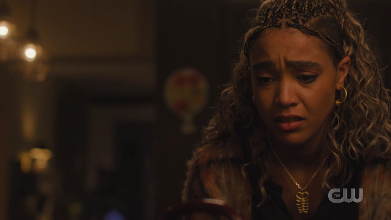 charmed-online-dot-nl_Charmed4x10HashingItOut2311.jpg charmed-online-dot-nl_Charmed4x10HashingItOut2311.jpg