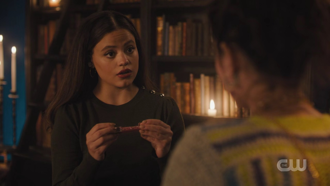 charmed-online-dot-nl_Charmed4x11DivineSecretsoftheOGSisterhood0753.jpg