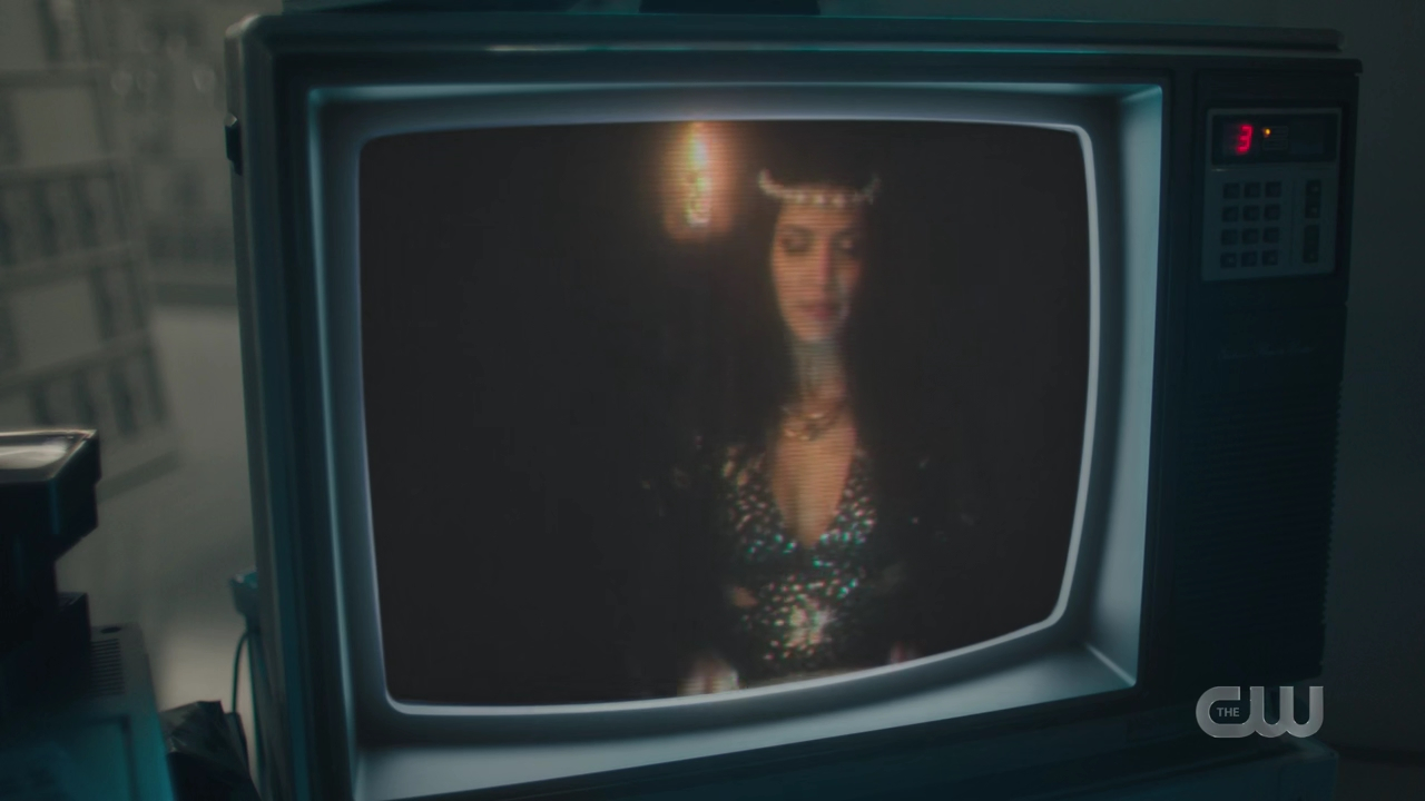 charmed-online-dot-nl_Charmed4x12BeKindRewind0064.jpg