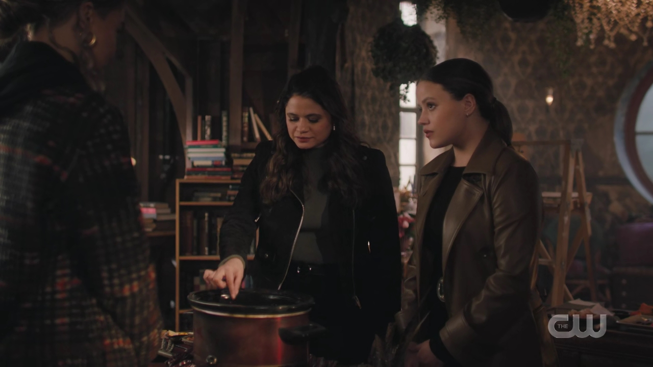 charmed-online-dot-nl_Charmed4x12BeKindRewind1501.jpg