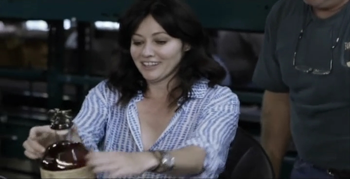 Charmed-Online-dot-net_OffTheMapWithShannenandHolly-S01E01-02-0944.jpg