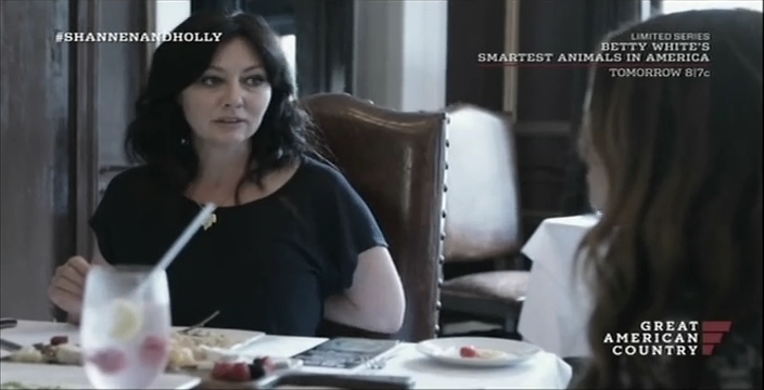 Charmed-Online-dot-net_OffTheMapWithShannenandHolly-S01E05-0331.jpg
