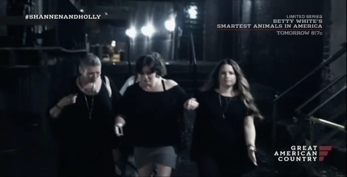 Charmed-Online-dot-net_OffTheMapWithShannenandHolly-S01E05-0497.jpg
