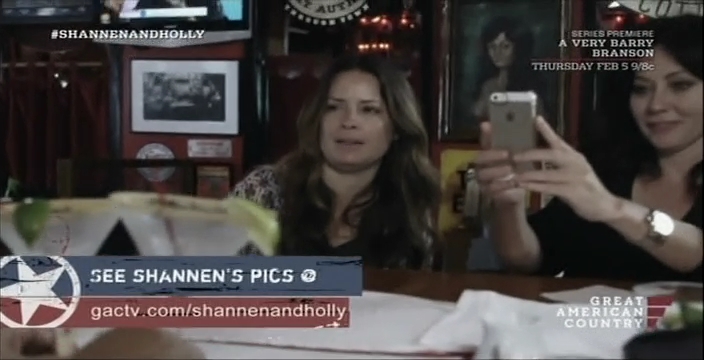 Charmed-Online-dot-net_OffTheMapWithShannenandHolly-S01E06-0469.jpg