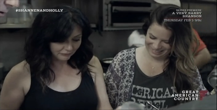 Charmed-Online-dot-net_OffTheMapWithShannenandHolly-S01E06-0597.jpg